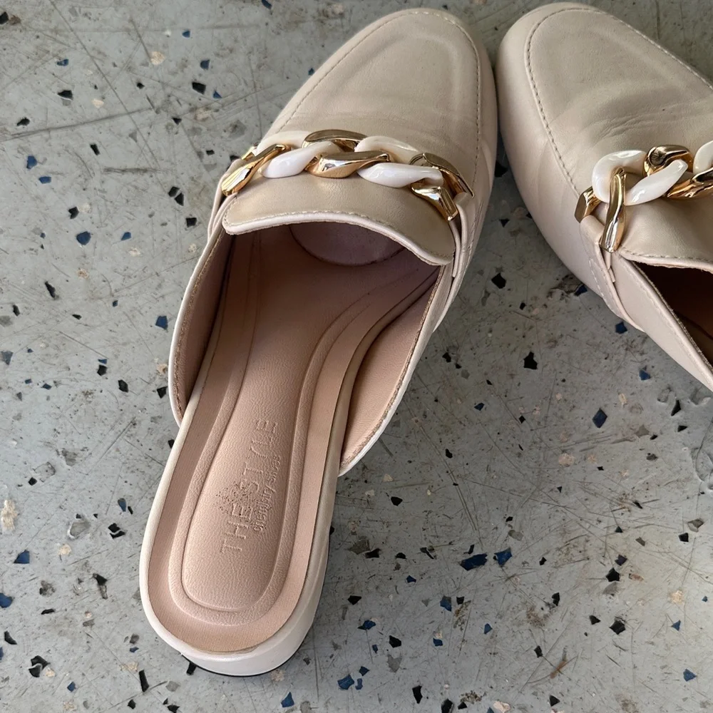 Elegant Nude Mules with Gold and Cream Chain - Picture 6 of 6